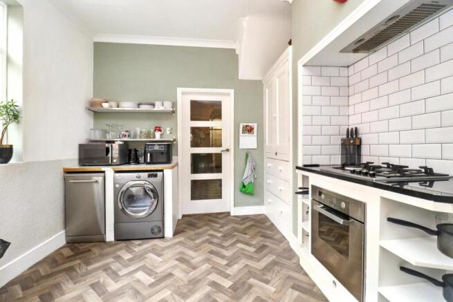 6 bed Character Property for sale Image 12