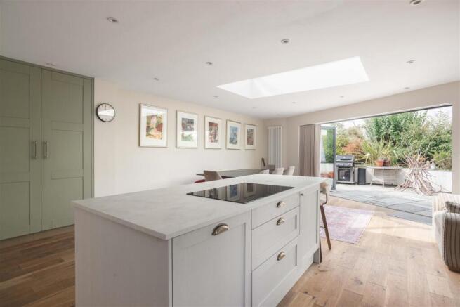 3 bed Semi-Detached for sale Image 7