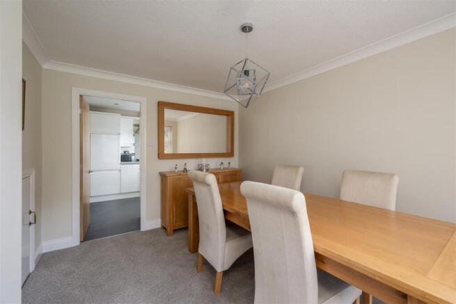 4 bed Detached for sale Image 7