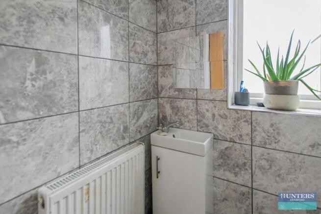 5 bed Semi-Detached for sale Image 8
