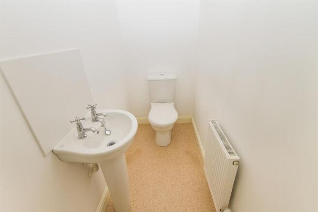 Cloakroom/wc