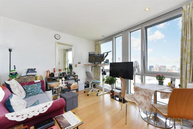 2303,Ontario Towe (5).JPG