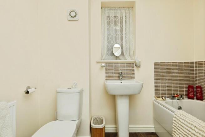 3 bed Semi-Detached for sale Image 12