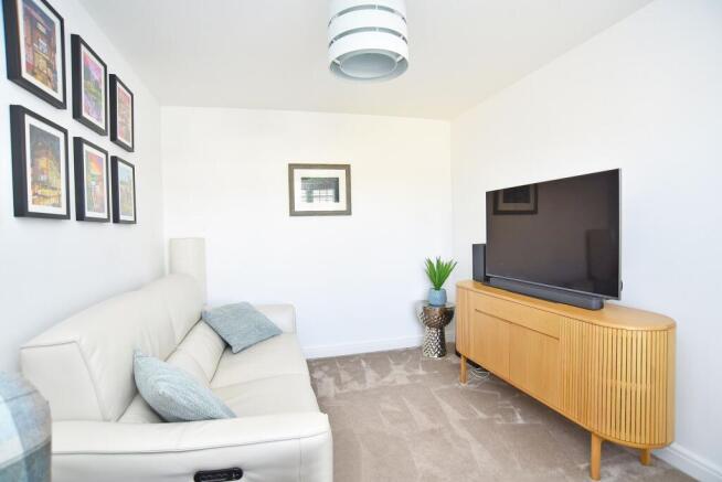 4 bed Detached for sale Image 8