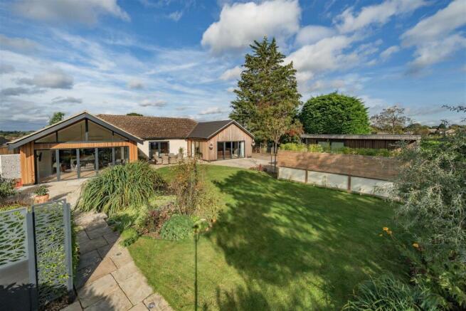 Woodland View, West End, Silverstone