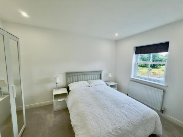 3 bed Semi-Detached to rent Image 12