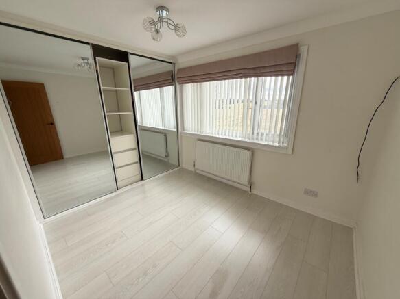 2 bed End of Terrace to rent Image 11