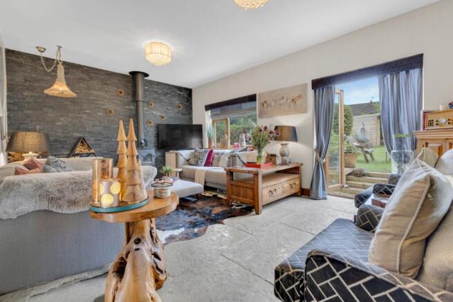 4 bed Detached for sale Image 5