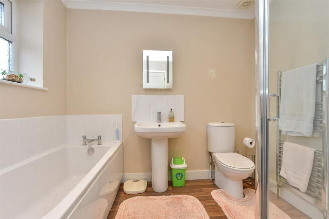 En-Suite Bathroom