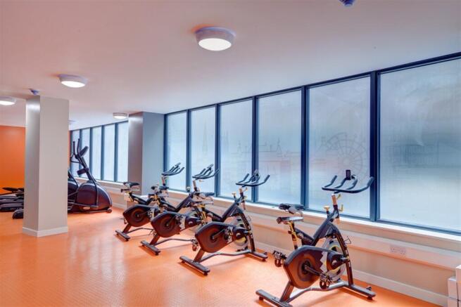 Studio to rent Image 10