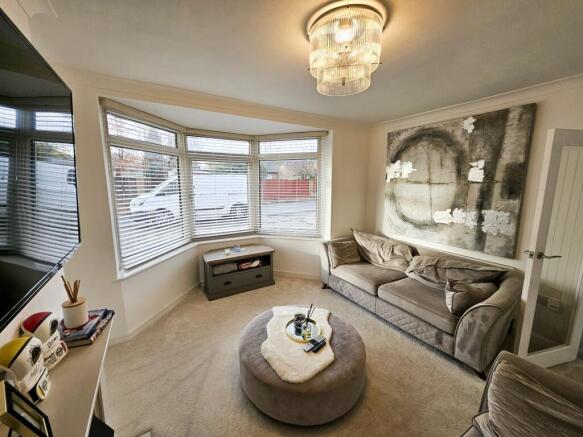 3 bed Semi-Detached to rent Image 8