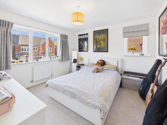 4 bed Detached for sale Image 11