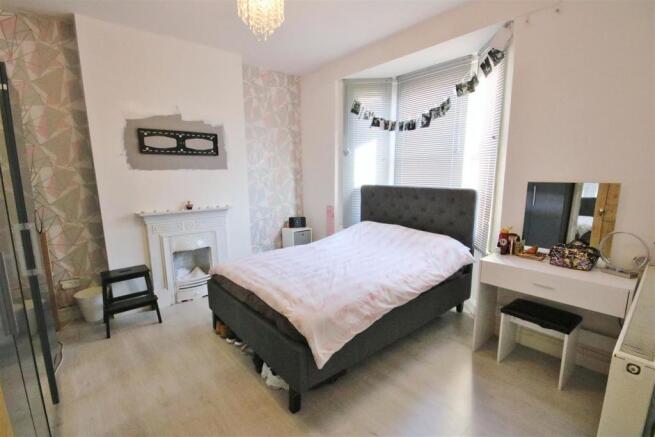 Lounge/Bedroom One