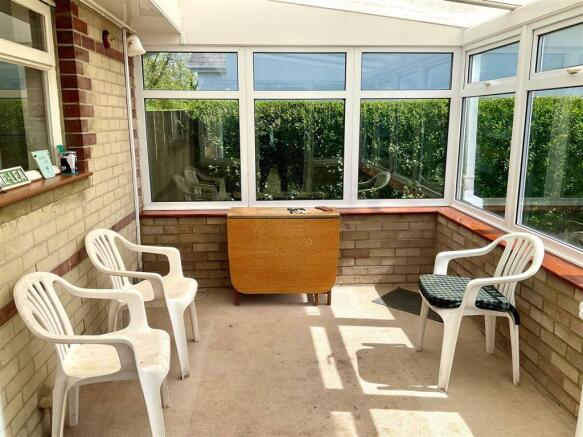 Conservatory pic2.jpg