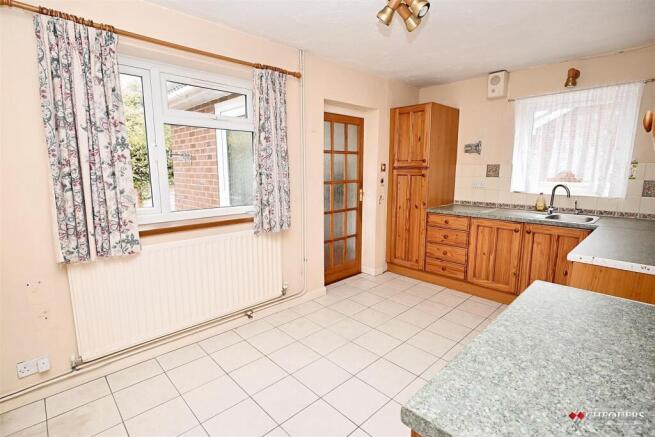 Kitchen/ Dining room