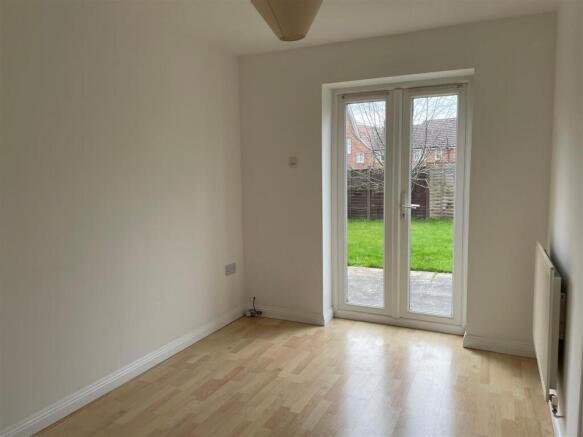 17 Meadow Close - Dining Room.jpg