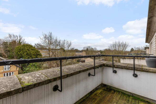 17 Oval Court, BR...