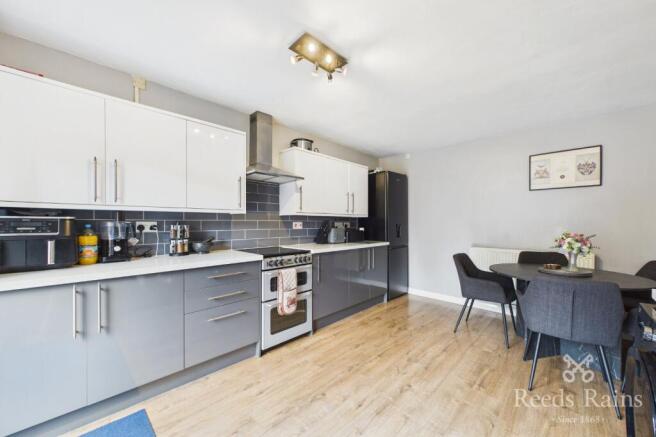 3 bed Semi-Detached for sale Image 5