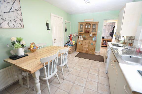 Kitchen dining room