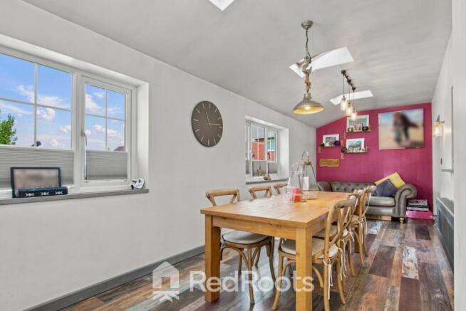 4 bed Semi-Detached for sale Image 7