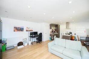 Flat 104, 16 Wilson Tower, Christian Street, London E1 1AW