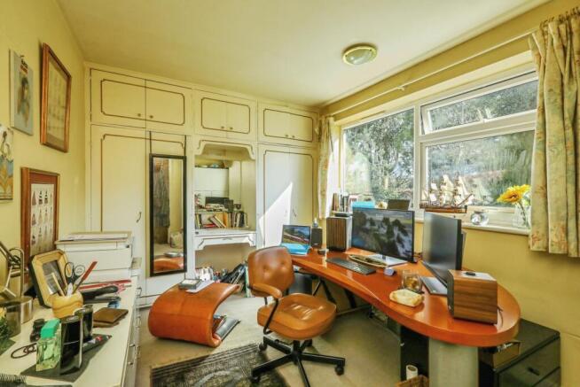 2 bed Flat for sale Image 12