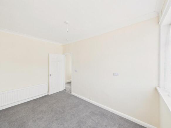 3 bed Semi-Detached for sale Image 6