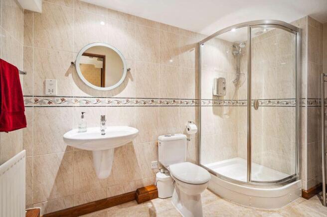 4 bed Detached for sale Image 10
