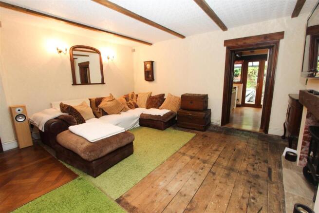 LIVING ROOM.jpg