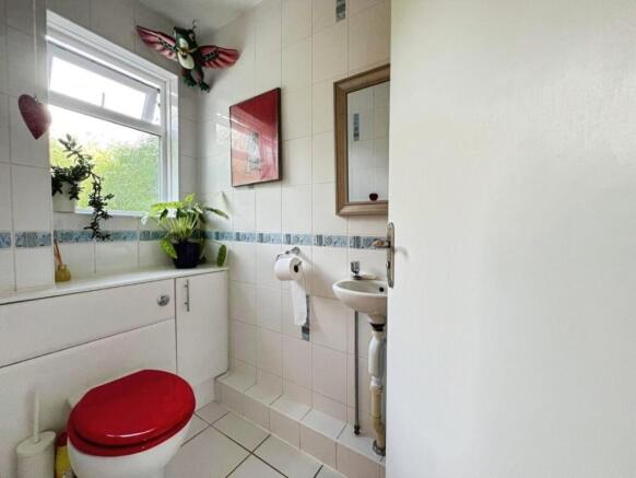 pbox-bathroom-321662.jpg