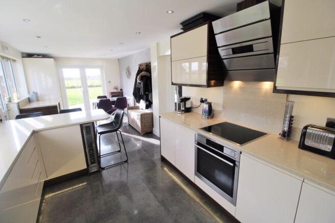 Dining/Kitchen
