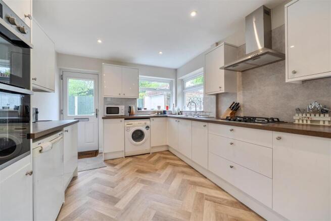 Oaklands, Yateley photo 4