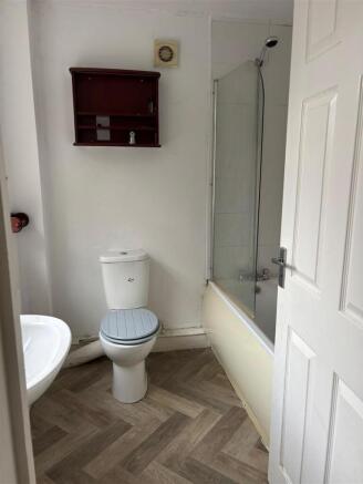 Bathroom.jpg