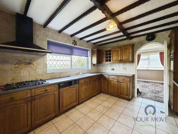 4 bed Bungalow for sale Image 5