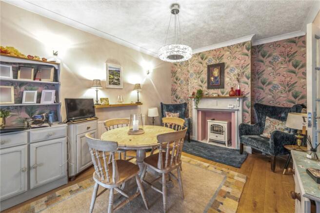 Argyle Avenue, Hounslow, TW3 photo 4