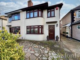 12, Farm Way, Hornchurch RM12 5SR