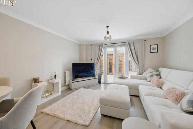 Lounge/ Dining Area