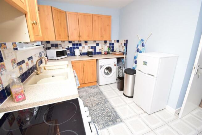 KITCHEN-DINER.JPG