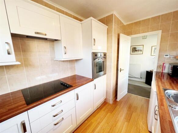 Kitchen 3.jpg