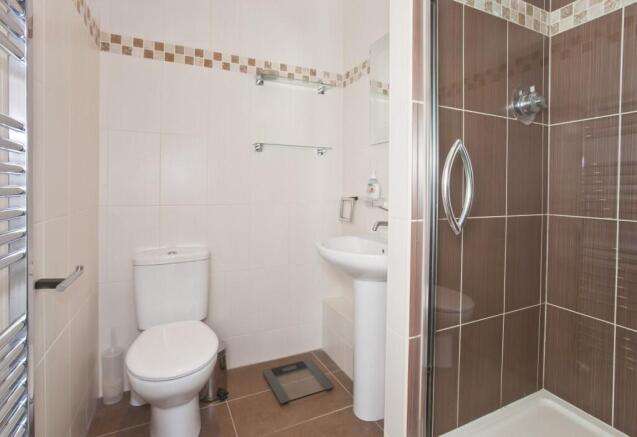 2 bed Apartment to rent Image 5