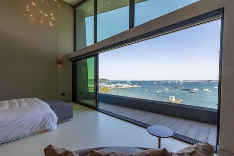 The Horseshoe, Sandbanks
