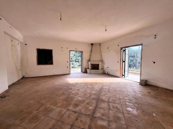 Living room/kitchen from the entrance