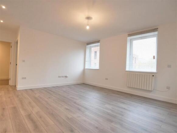 1 bed Apartment to rent Image 6