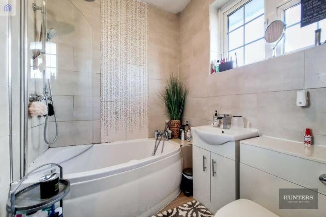 10_Bathroom-0.jpg
