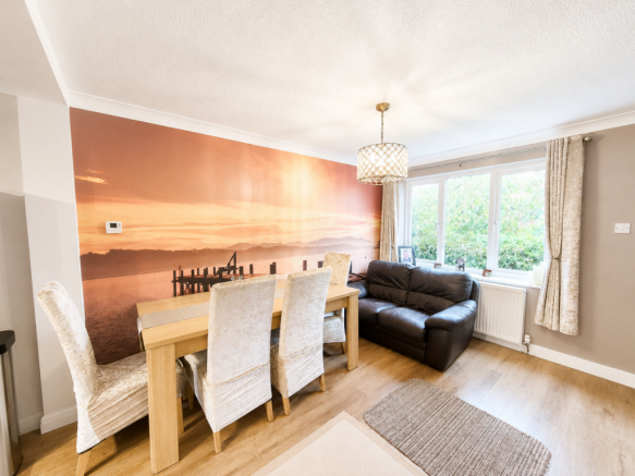 4 bed Detached for sale Image 5