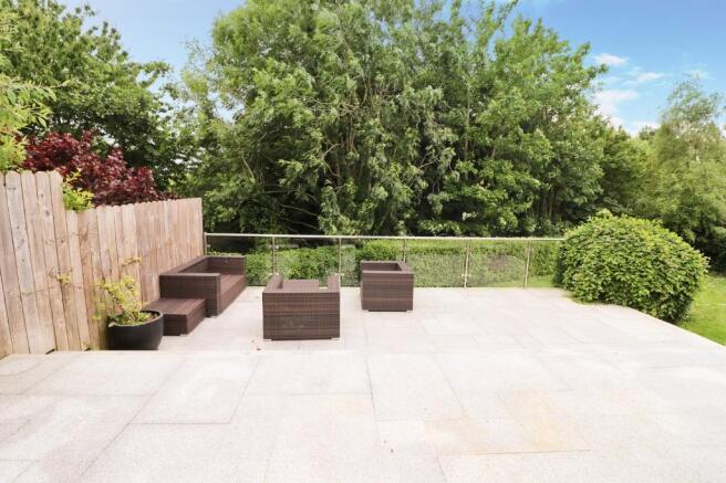 Garden & Terrace