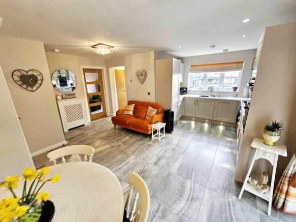 4 bed Detached for sale Image 5