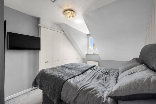 3 bed Town House for sale Image 12