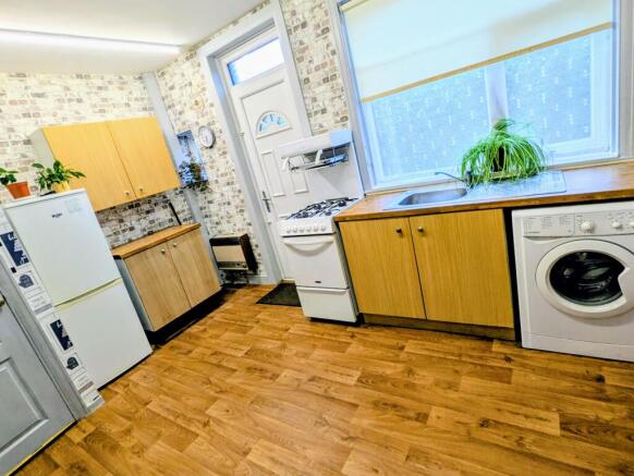 3 bed Terraced for sale Image 9