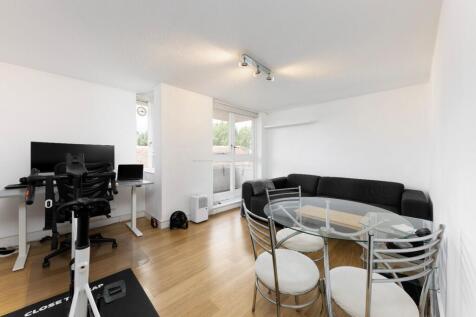 Burr Close, London, E1W